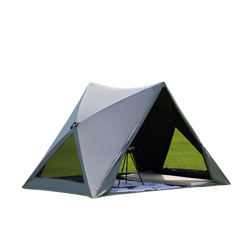 Tienda automática triangular con esquinas negras