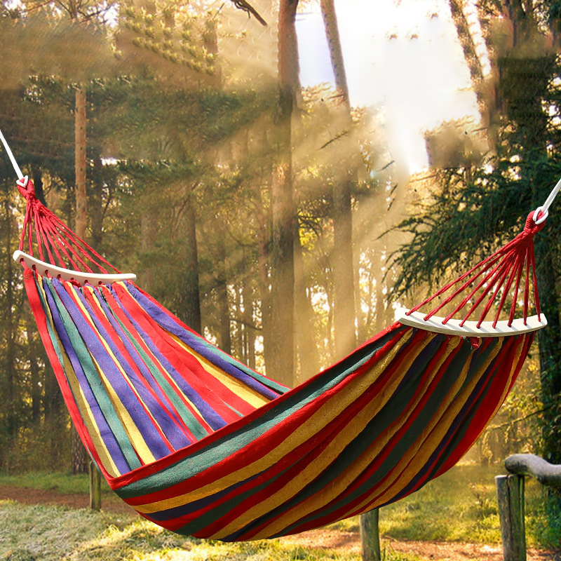 Hamaca de color al aire libre