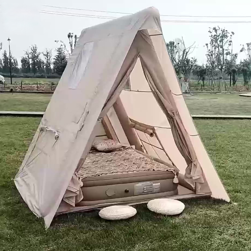 Tienda inflable piramidal