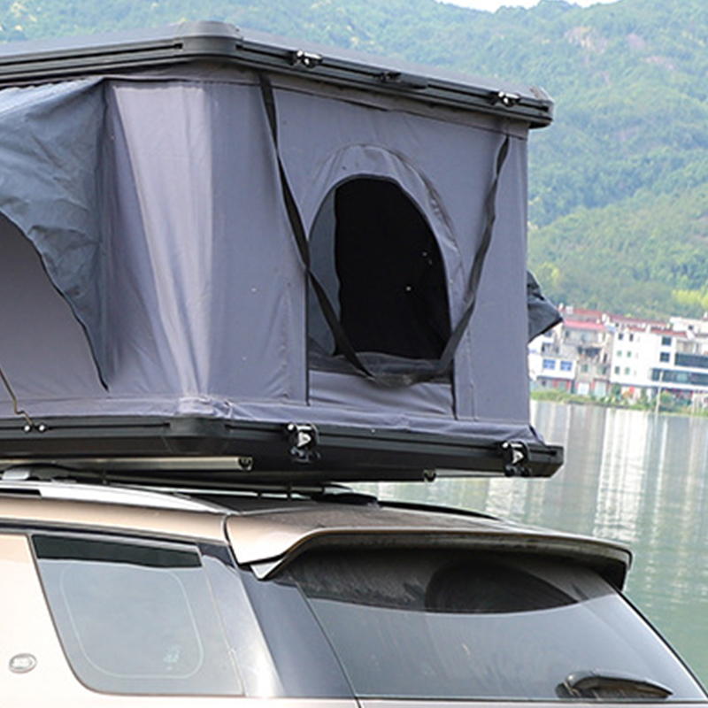 Carpa piramidal en la azotea