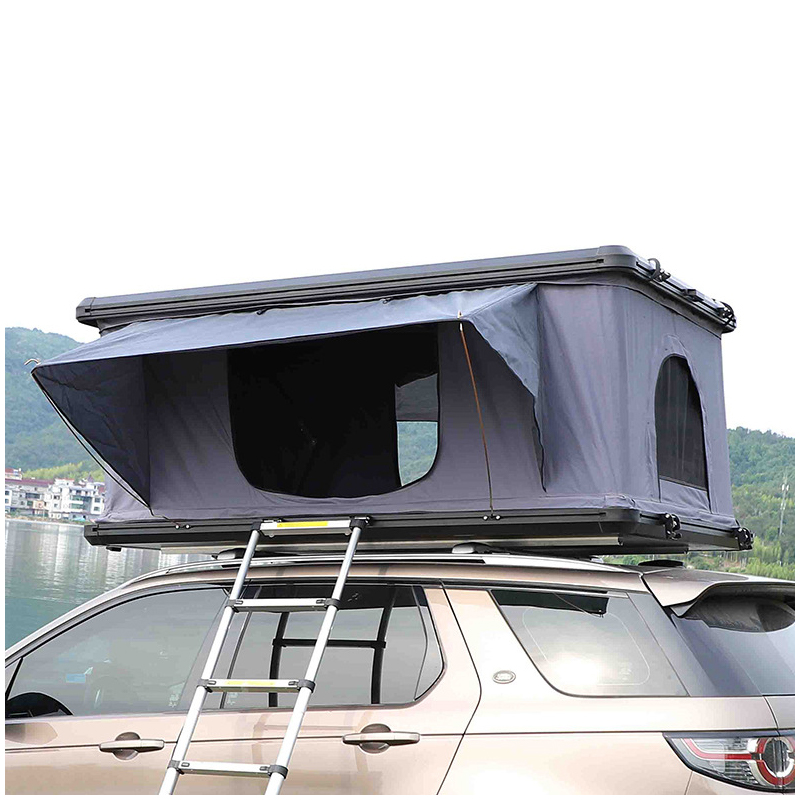 Carpa piramidal en la azotea