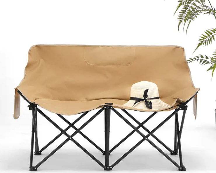 ¿Qué accesorios pueden mejorar la experiencia de una silla de playa?